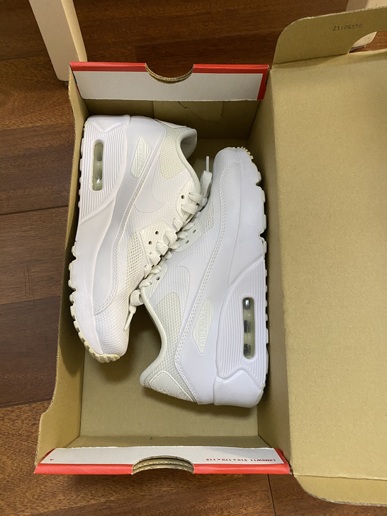 耐克青少年款夏季轻薄白色气垫运动鞋 36码...