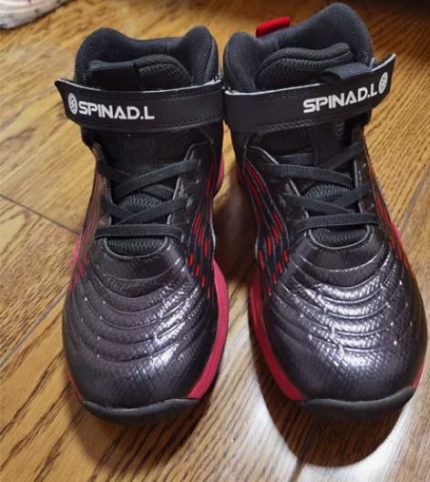 转安踏男童篮球鞋，33码，当秋冬季鞋也挺好...