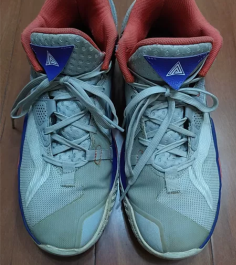 李宁运动鞋，43码，银泰百货购入。成色及暇...