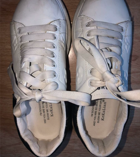 37码小白鞋，非常漂亮，穿着也舒服，外观完...