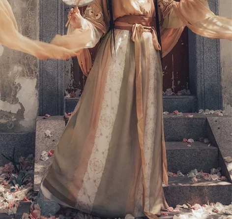 都城南庄 异域风袒领原创绣花印花三件套日常...