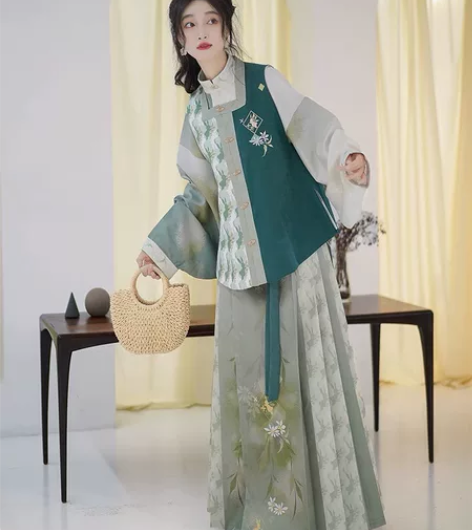 「柒邑旗舰店」汉服女明制马面裙（竹菊兔兔茶...