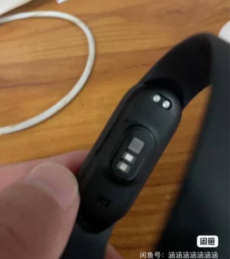 小米手环6nfc ，自己平常带，现在不怎么...
