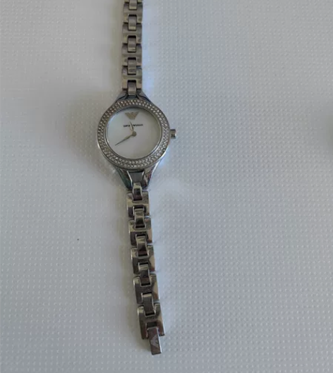 阿玛尼手表:500 CK手表:600 万龙...