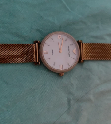 阿玛尼手表 感兴趣的话点“我想要”和我私聊...