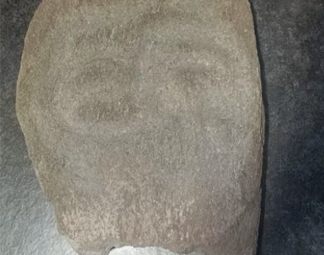 石器时代石人面。品相尺寸如图。 感兴趣的话...