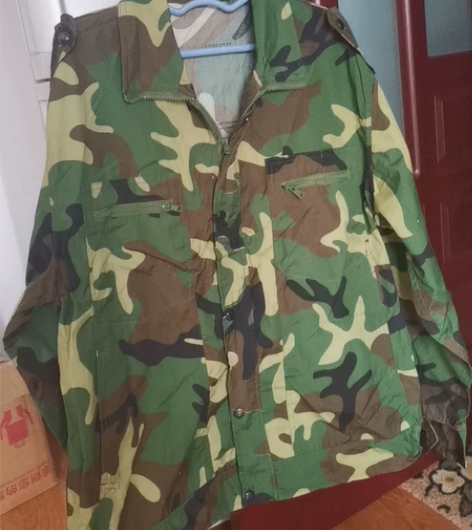 全新分体迷彩服一套，180 感兴趣的话点“...