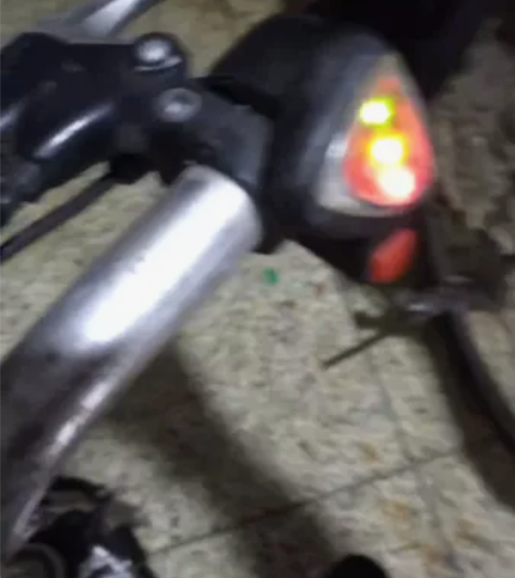 折叠电动自行车，没有电池了，现在当自行车用...