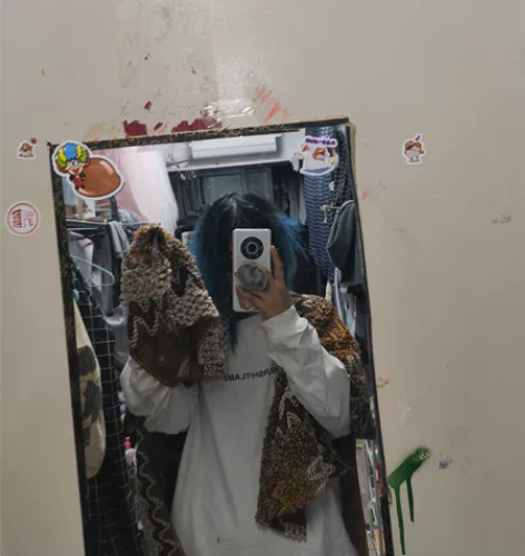 衣服，害，每次都要编上好久的文案，反正都是...