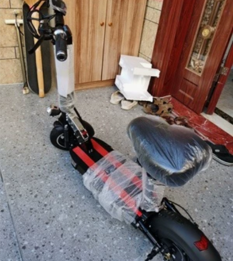 【清 仓 甩 价】电动滑板车坐骑折叠电动车...