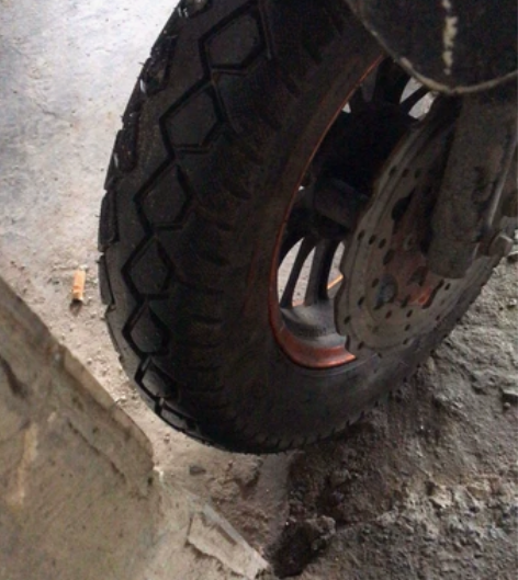 刚刚做了保养 机油 火花塞 化油器 轮胎 ...