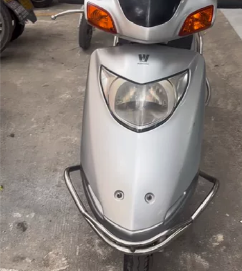 豪爵摩托车，原价6700，17年车。车况好...