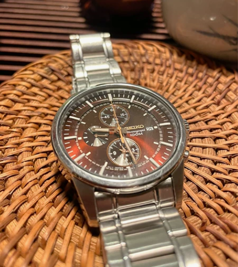 精工手表 表盘棕色,钢带,有使用痕迹,整体...