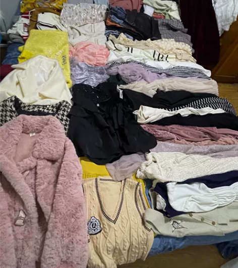 连衣包臀裙s码，夏季公主裙，基本穿了一次给...