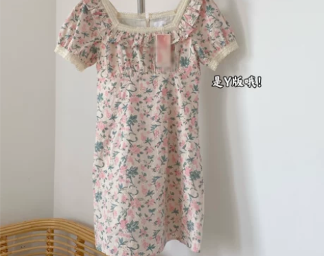 粉黛少女~荷叶边方领碎花裙小个子甜美洋气连...