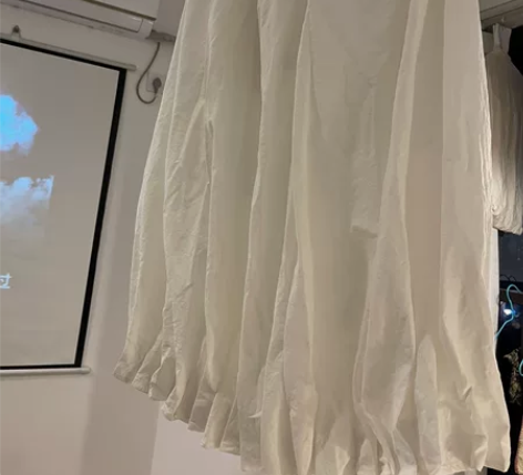 白色花苞裙 长裙 很漂亮 性价比超级高 呜...