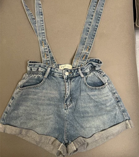 全新牛仔短裤 第一条背带可拆卸可调节 两穿...