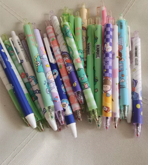 全新黑色按动0.5mm可爱高颜值子弹头中性...