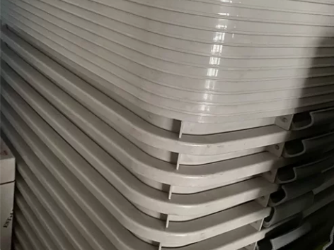 塑料特大号收纳箱加厚收纳盒衣服整理箱子大号...