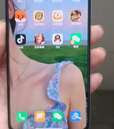 红米K50，8+256边框有轻微磕碰，屏幕...