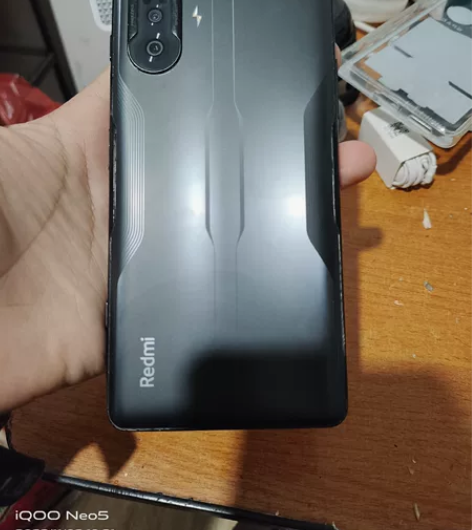 红米k40游戏增强版，8+128G换过外屏...