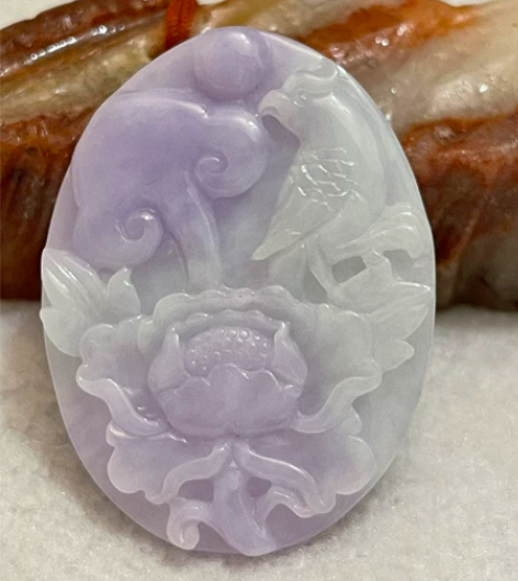 翡翠A货飘紫牌子,雕工精美、底子细腻,适合...