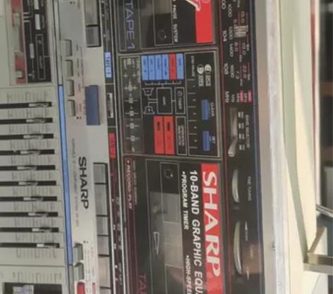 正品国组夏普GF-800收录机，请人换的皮...