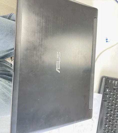 华硕电脑成色如图，硬件如图，出手时会贴防盗...