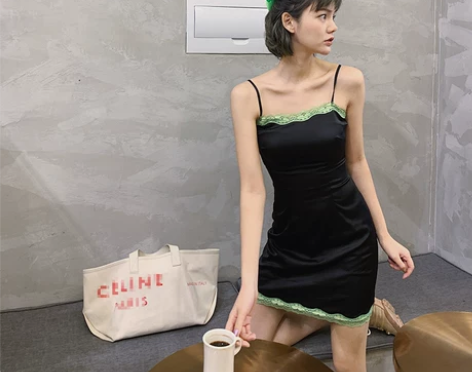 汤元家SD黑色吊带连衣裙 s码 仅试穿 感...