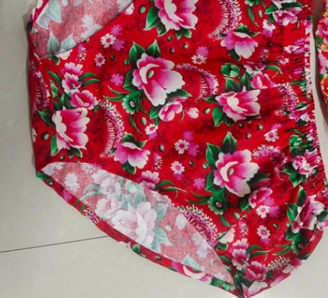 大花布短裤！纯棉全新！尺码和M码差不多大小...