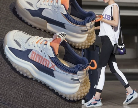 【专柜正品低价出】韩版休闲鞋原价一百多的四...