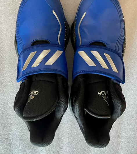 阿迪adidas儿童篮球鞋，朋友送的娃仅穿...