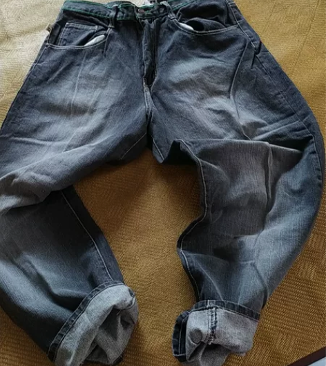 牛仔裤特价包邮，全新，售出商品不退不换，面...