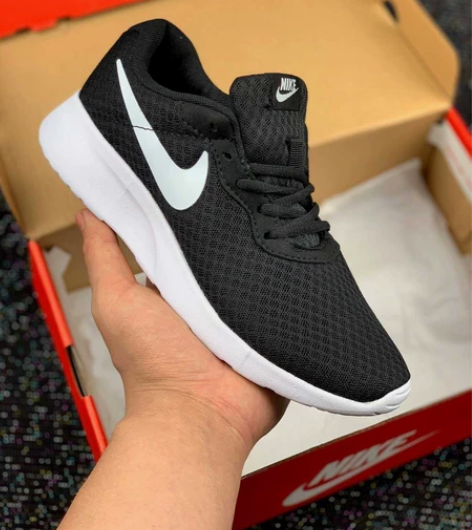 耐克运动鞋 跑步鞋  穿着舒适 码数全 欢...