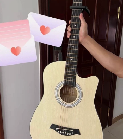 吉他全新出手我男朋友自己花900买了一个吉...