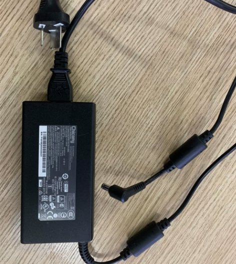 神舟战神G8原装充电器150W 感兴趣的话...