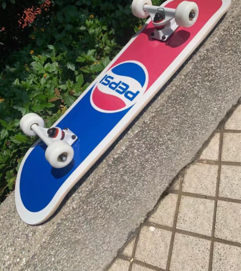 学校滑板俱乐部的,疫情就自己处理了,明星同...