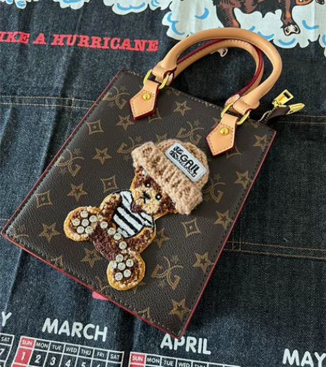 女士包包小熊刺绣针织手提包，买来全新未使用...