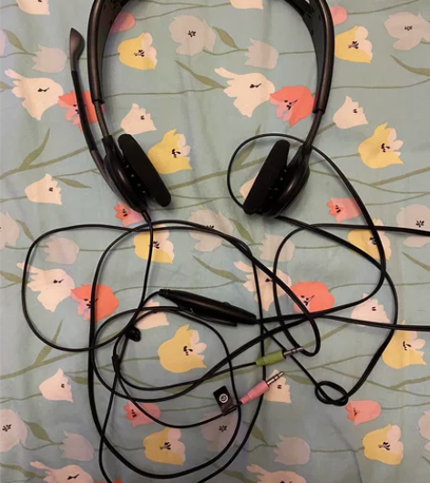 森海塞尔 耳机 新旧如图，耳麦有点接触不良...