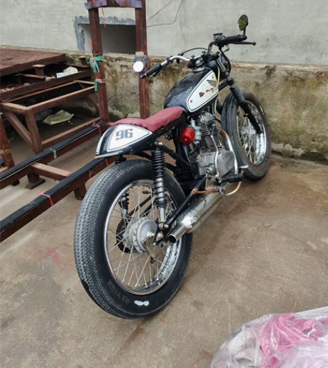 本田cg125复古摩托车，不要问我能不能过...
