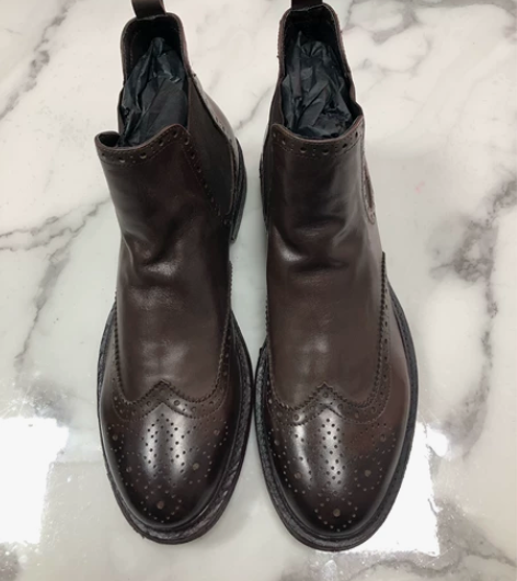 爱得堡男士靴子，真皮布洛克雕花设计，深棕色...