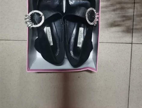 丝绒复古玛丽珍鞋，黑色，全新仅试穿，商场入...