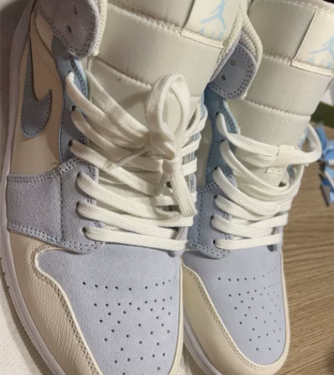 乔丹篮球鞋 AJ 1 Mid 灰蓝,正品货...