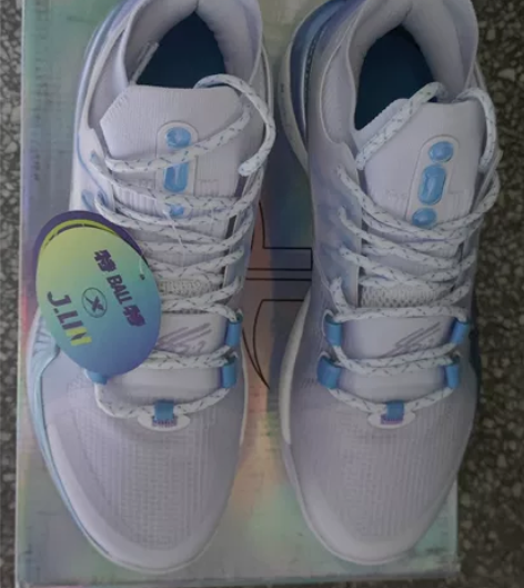 特步林书豪二代低帮运动鞋碳板实战篮球鞋，紫...