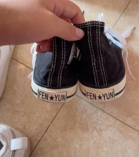 飞跃帆布鞋 38码 没穿过 有点泛黄 感兴...