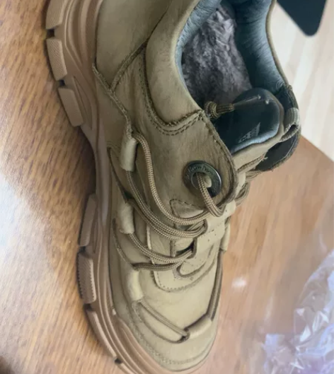 骆驼户外舒适冬季款，尺码买小了，出售，哈尔...