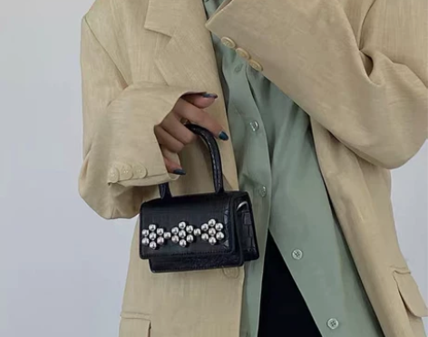 链条包 小款的那个 夏天背很好看 感兴趣的...