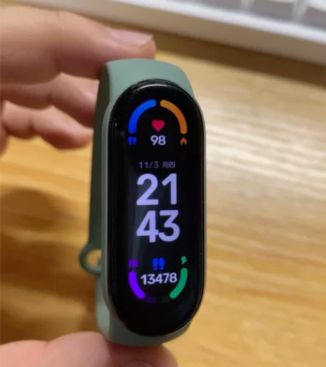 小米手环6nfc版 绿色手环带充电器