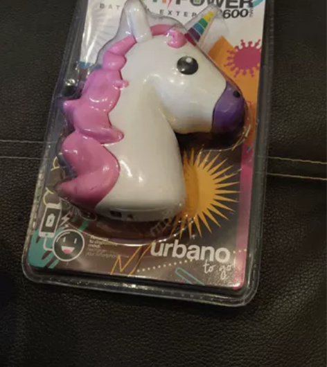 独角兽两只充电宝各2600毫安！全新的库存...