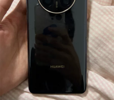 出个自用华为mate50pro 8+256...